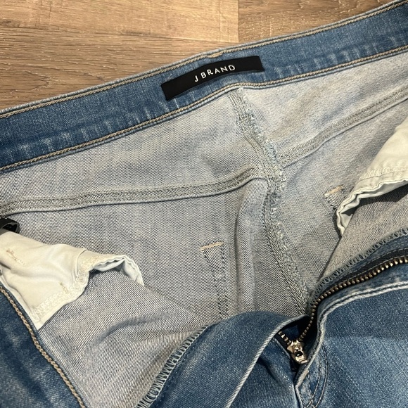 Women’s 28 J Brand Raw Hem High Rise Medium Wash EUC Jeans Denim - Picture 5 of 7